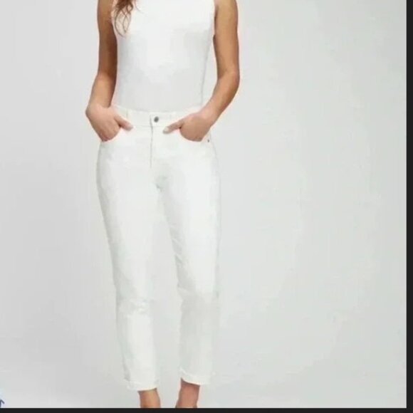 GAP Denim - GAP Girlfriend Mid-Rise White Denim Jeans - Like New
